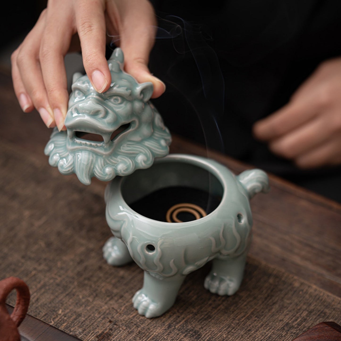 Yue Kiln Suanni Ceramic Incense Burner