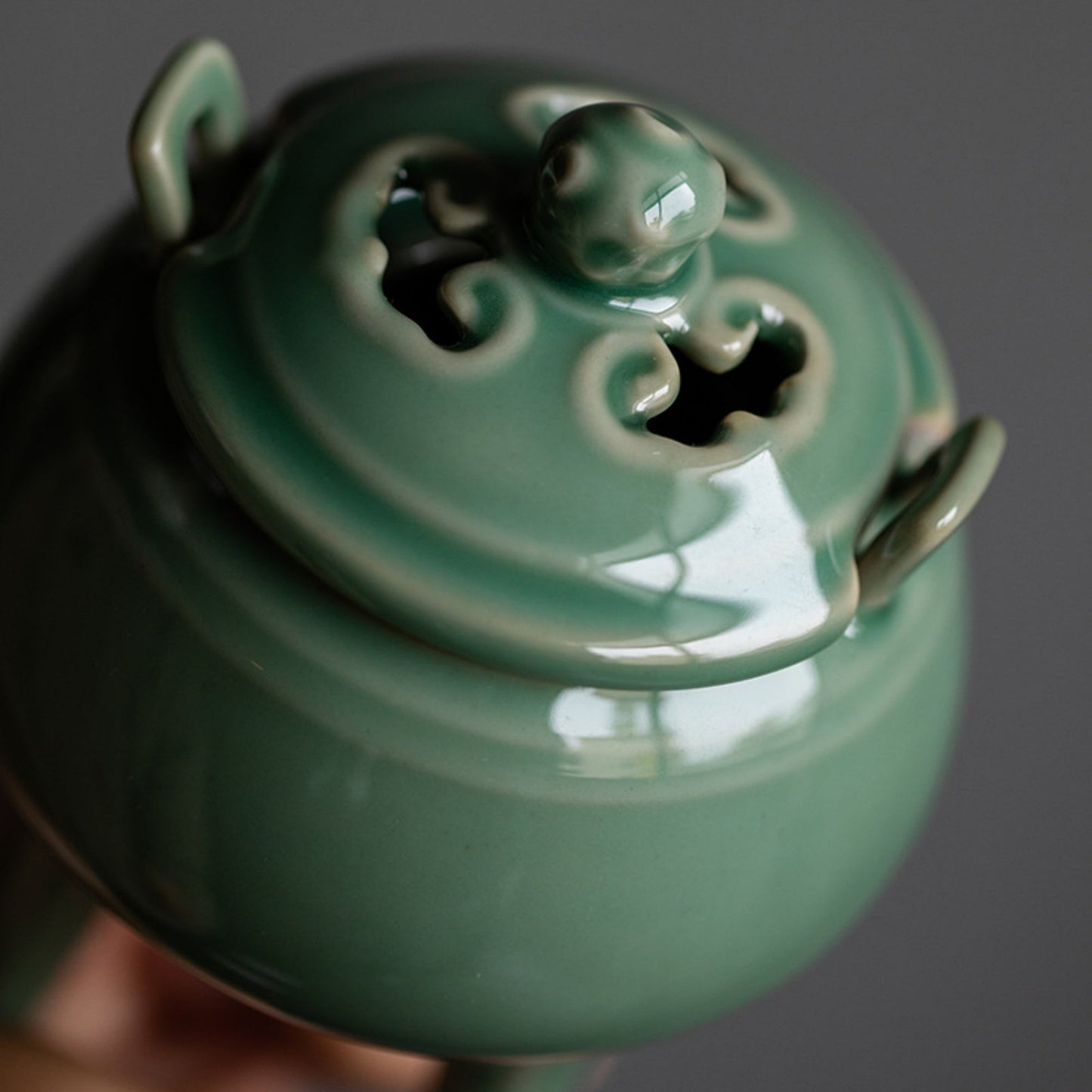 Yue Kiln Zen Three-legged Incense Burner