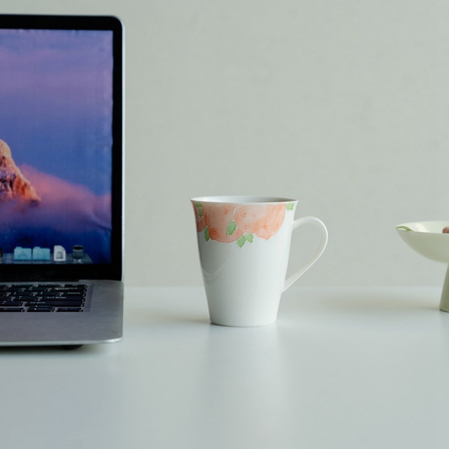 Hand-painted Pink Peach Pattern Ceramic Mug